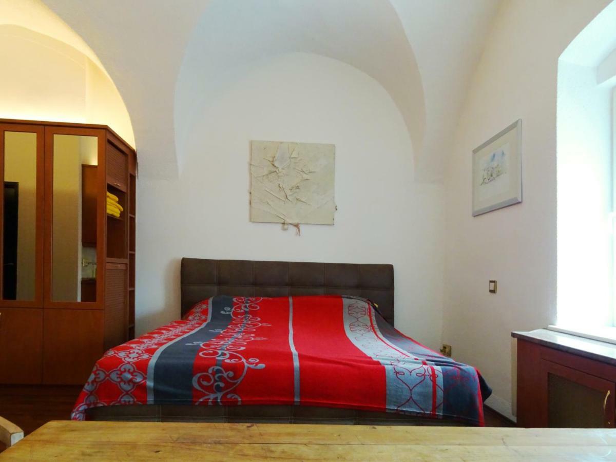 Gewoelbezimmer Am Marktplatz Gmunden Buitenkant foto